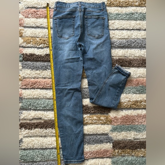 Women’s size 4 Wild Fable Jeans - Picture 4 of 4